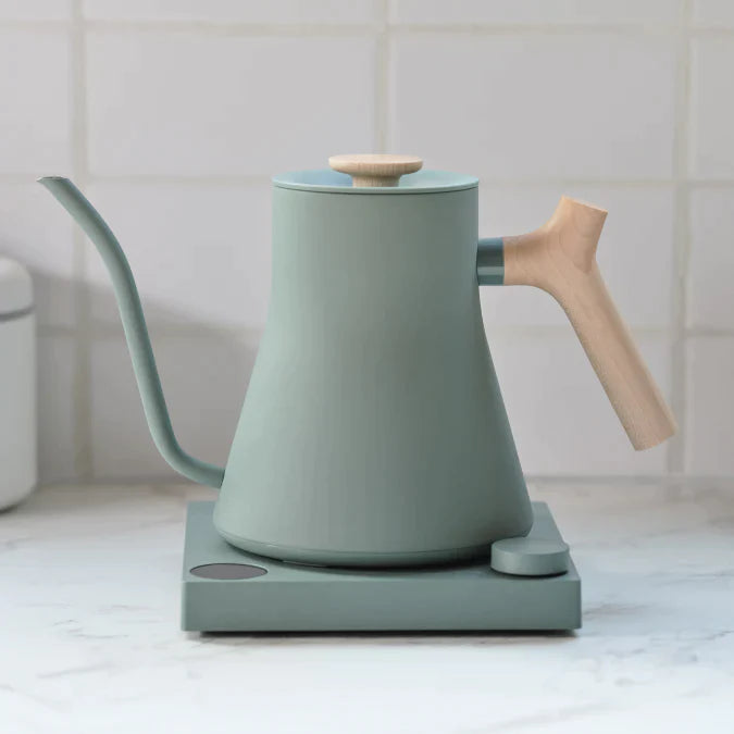 Fellow Stagg EKG - Electric Hot Water Kettle - Smoke green with maple 0,9l