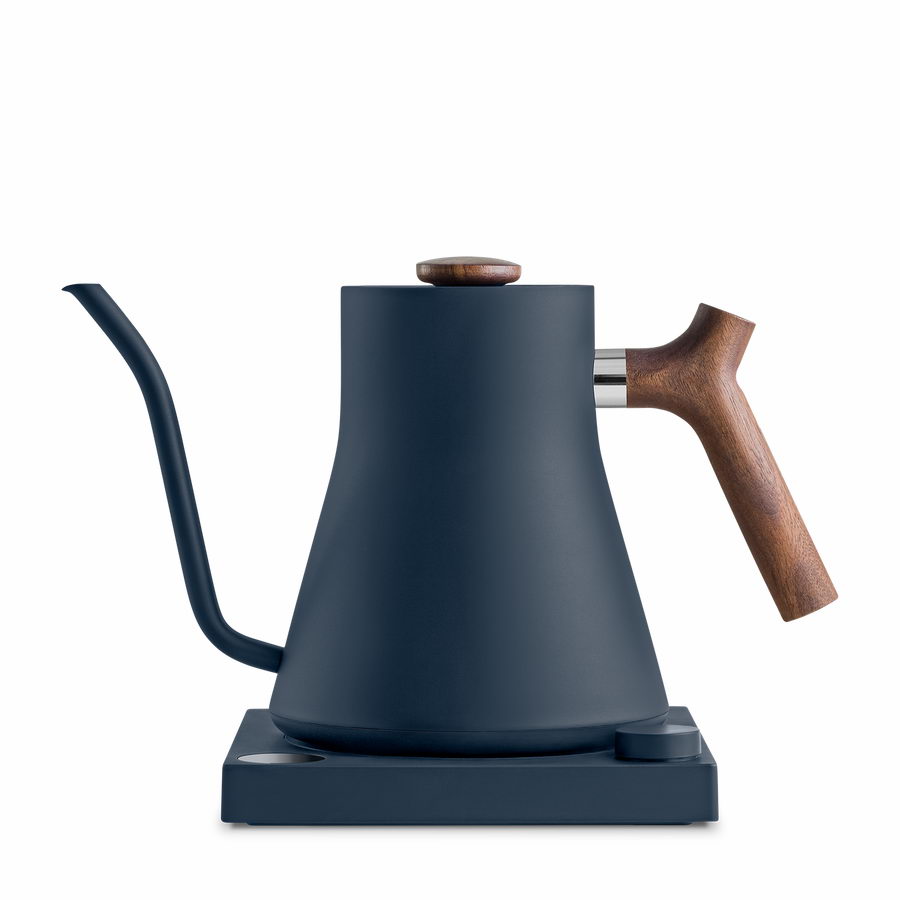 Fellow Stagg Wasserkocher EKG Steinblau mit Nussbaumakzenten 0,9l